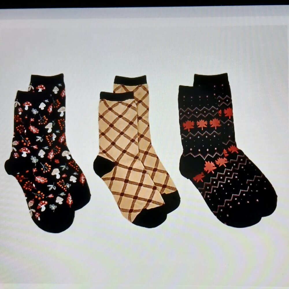Compliments Women's 3 pack Crew Socks Fall Theme